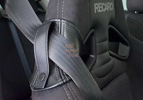 Recaro seat belts clearance