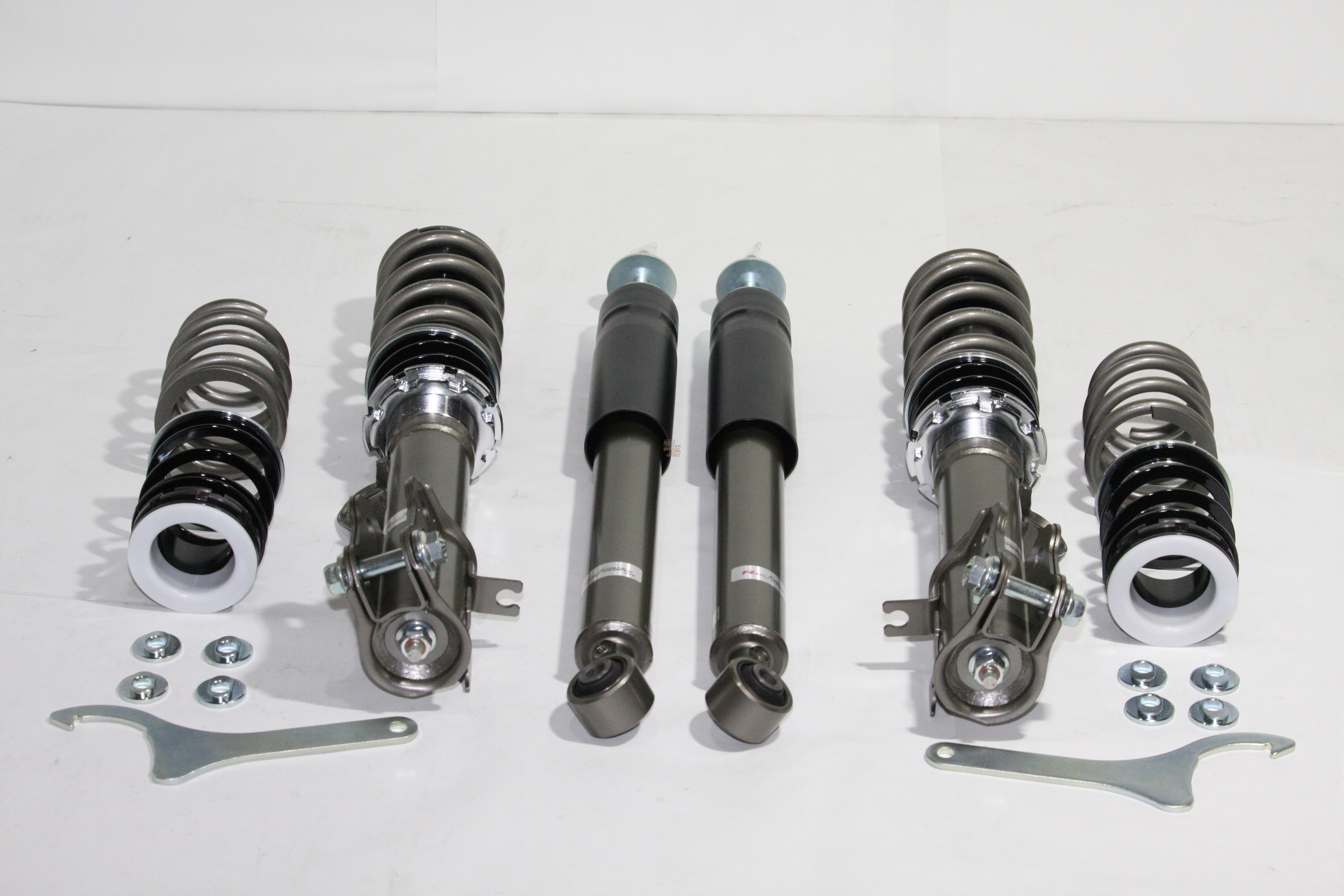 人気の新作 - TR Spec Damper Sports Real KYB Swift RHDJapan - ZC33S Sport パーツ