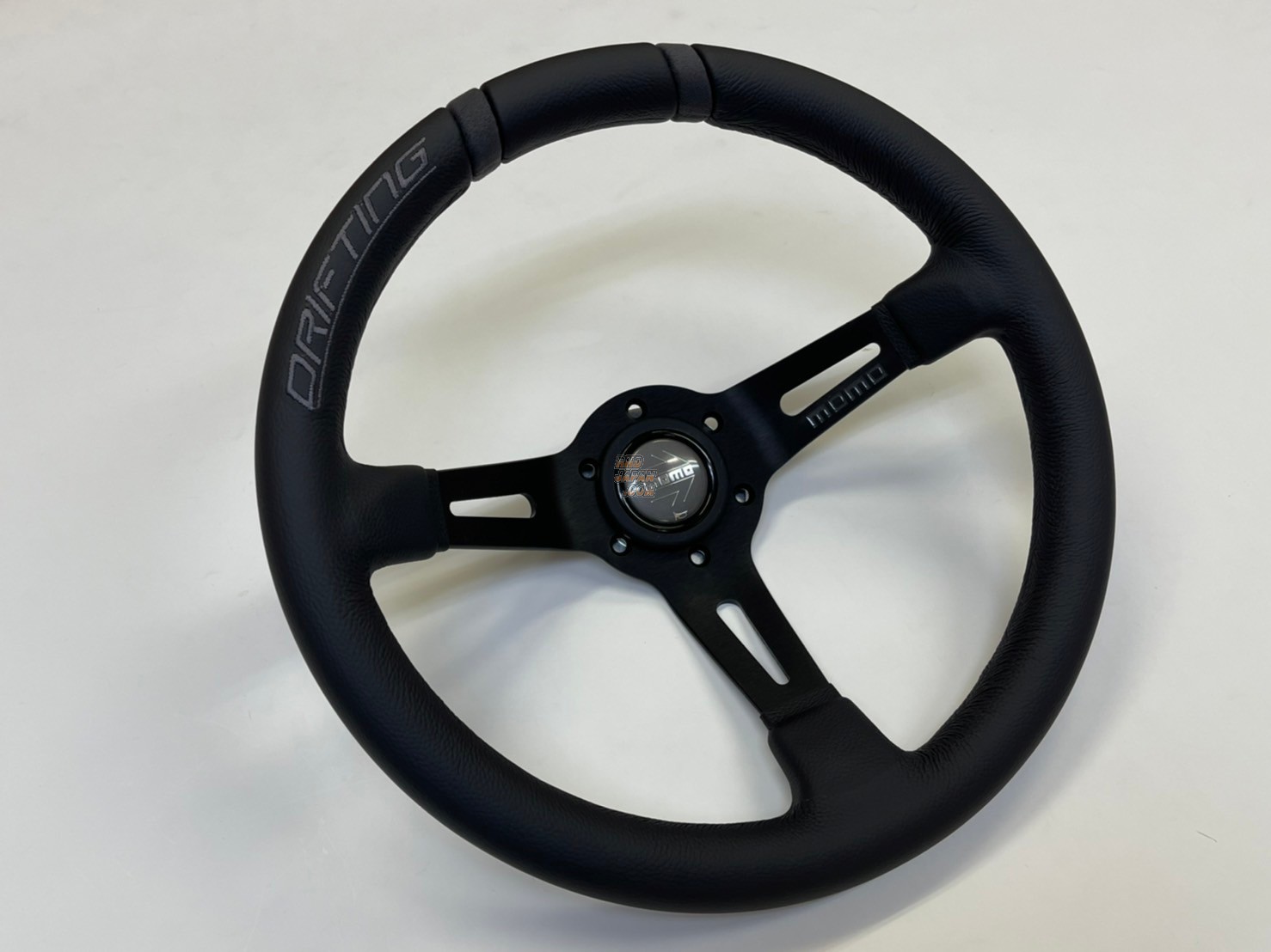 MOMO Drifting Steering Wheel 330mm - Black - RHDJapan