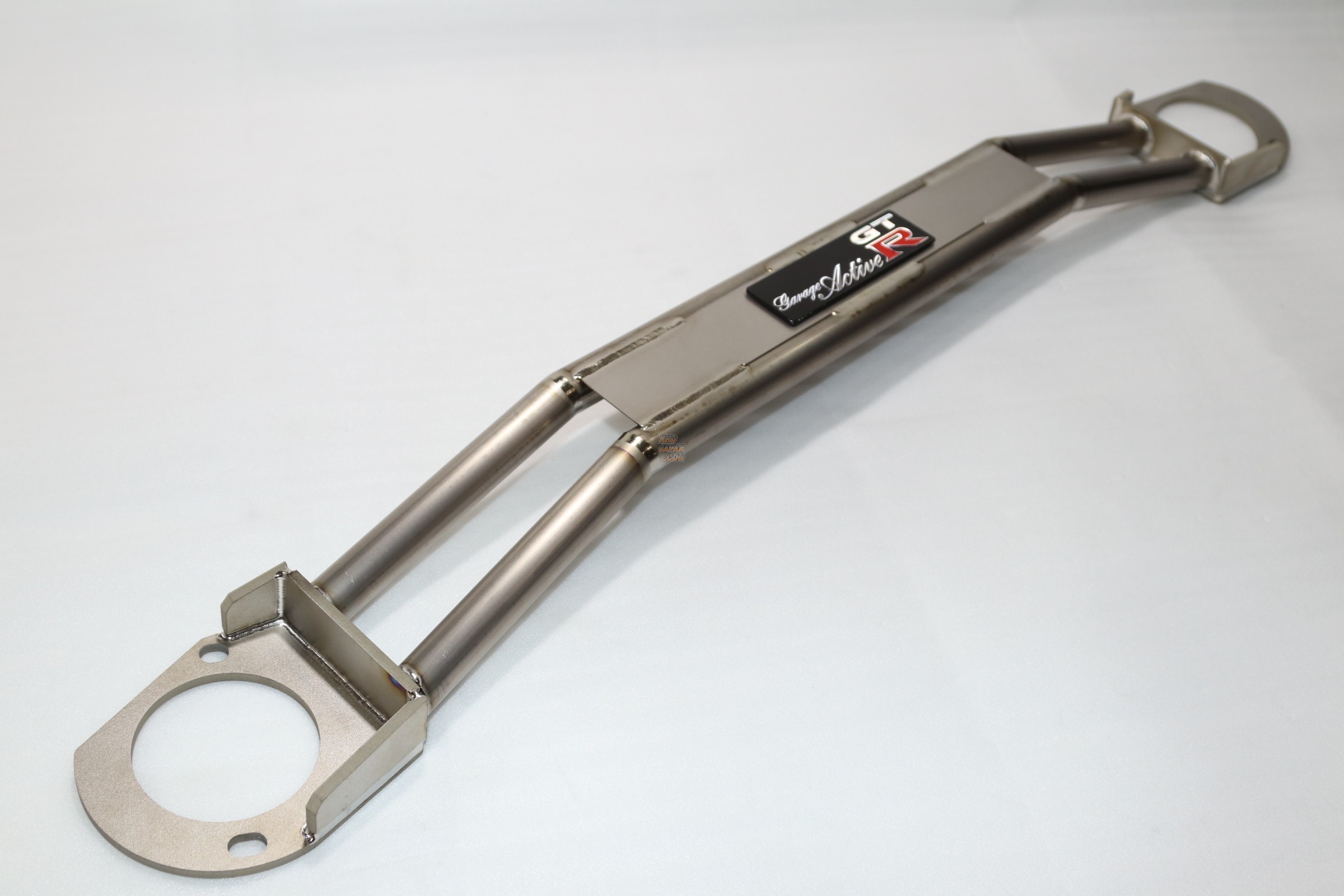 Garage Active Titanium Tower Bar - BNR32 - RHDJapan