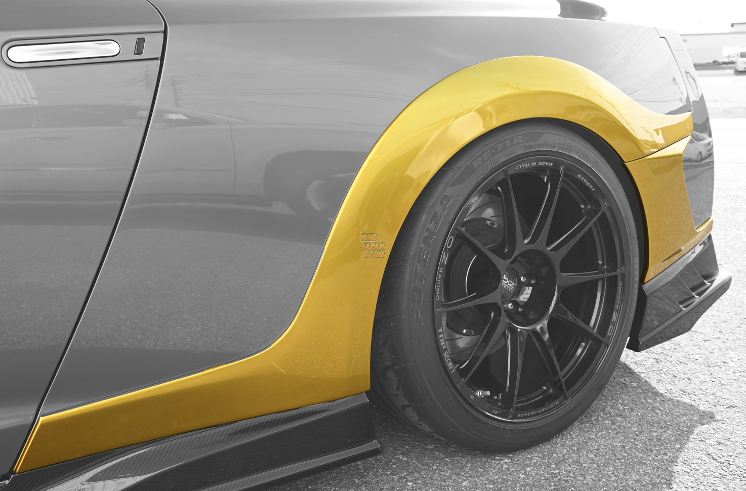 Top Secret Rear Over Fender FRP - GT-R R35 from MY17