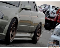 URAS Type-R Side Step Set - R34 4 Door